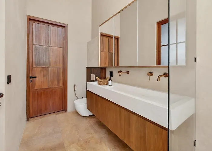 Lucia Tropical 2br Private Pool In