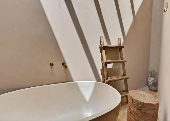 Lucia Tropical 2br Private Pool In