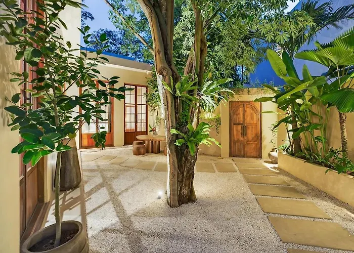 Lucia Tropical 2br Private Pool In ウルワツ